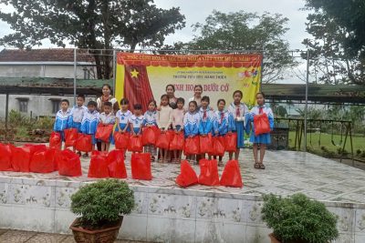TẾT YÊU THƯƠNG